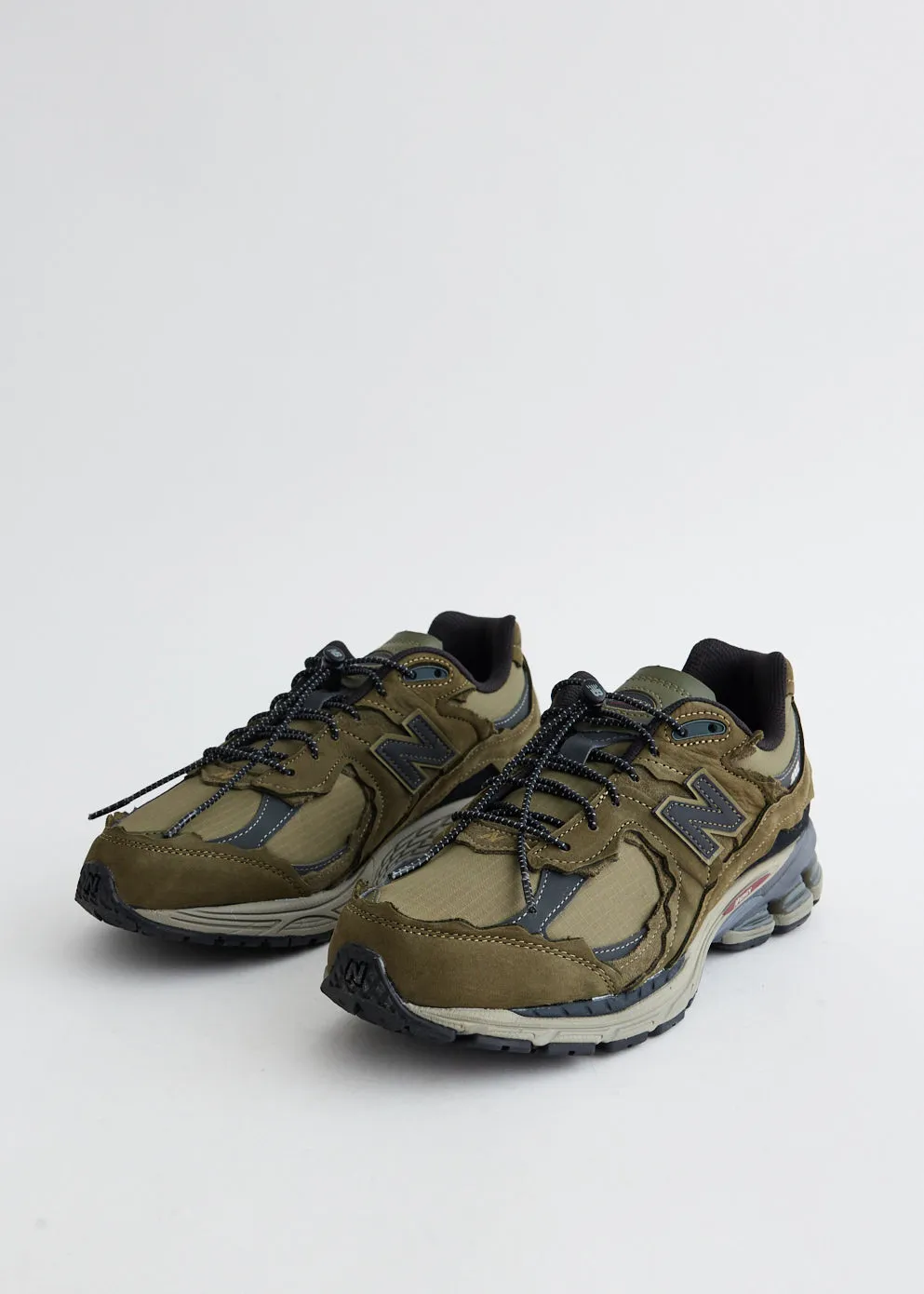 2002R Protection Pack 'Olive' Sneakers