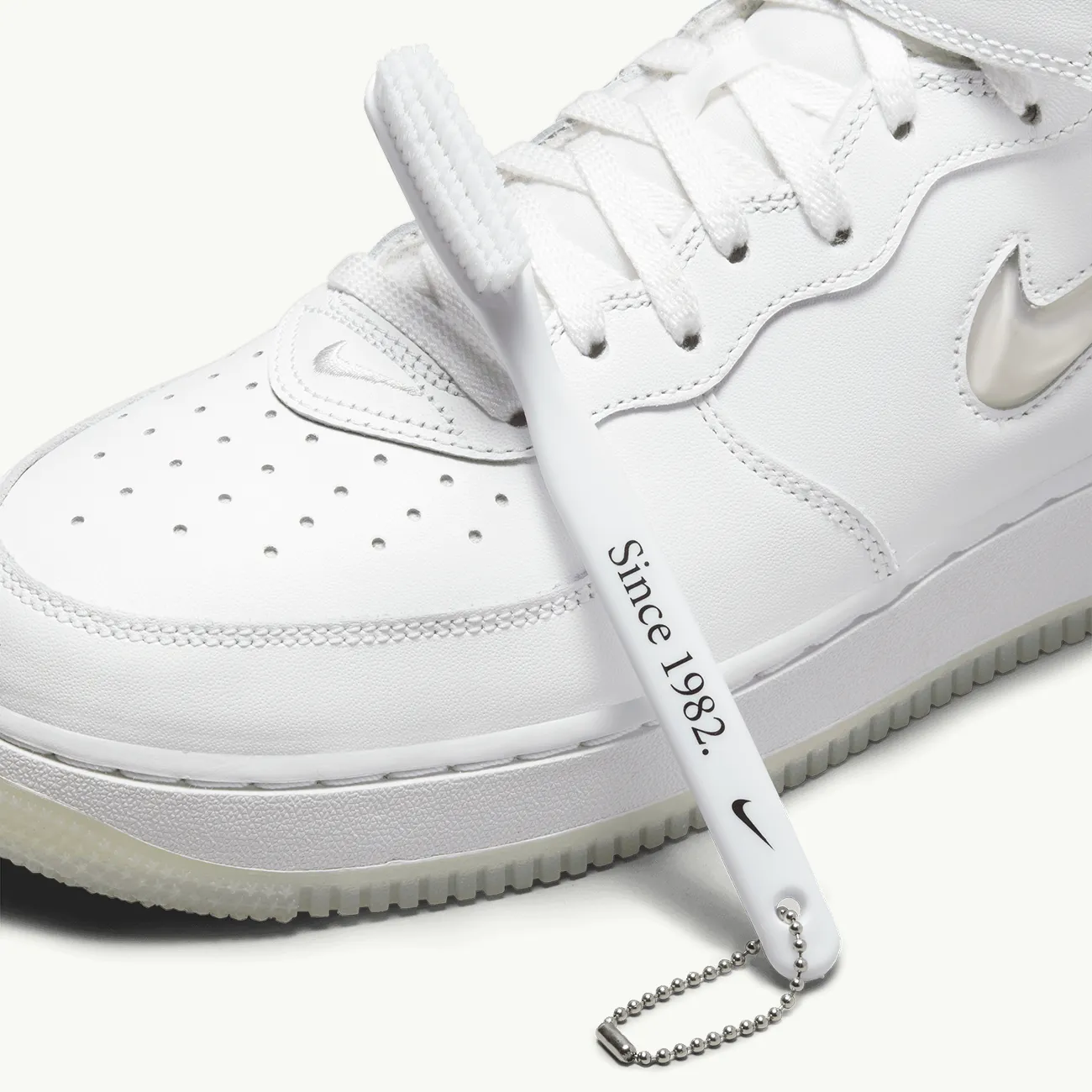 Air Force 1 Mid 07 - Summit White/Light Bone