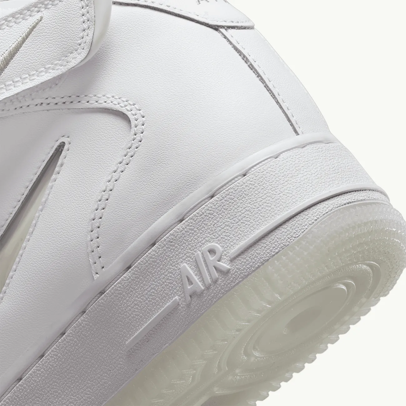 Air Force 1 Mid 07 - Summit White/Light Bone