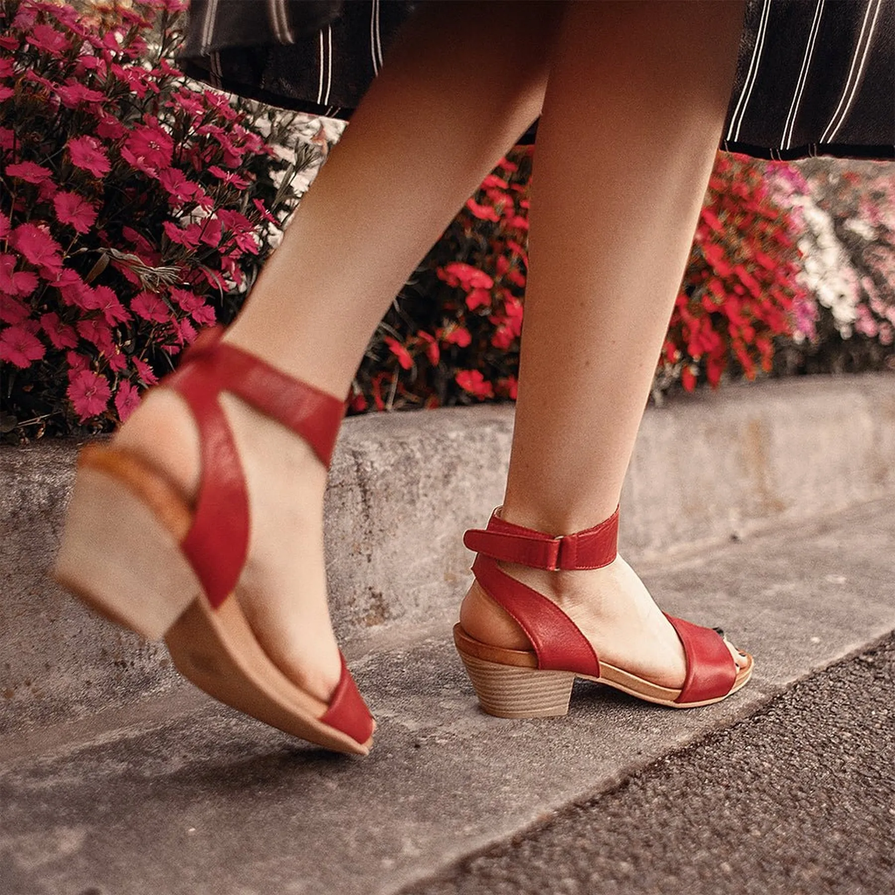 CUBO WOODEN STACK HEEL SANDALS LEATHER